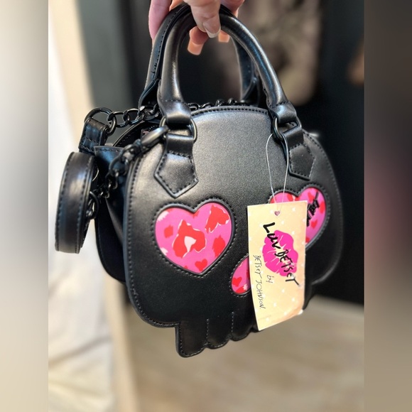 🩷💀 BETSEY JOHNSON, LUV BETSEY LBPOE  SKULL-SHAPED  SATCHEL/CROSSBODY🩷💀 NWT - Picture 4 of 12